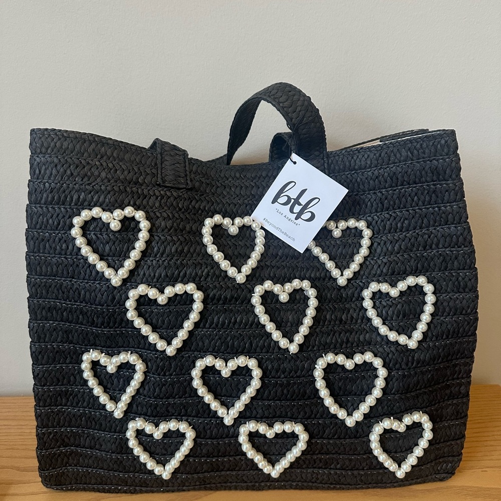 NWT BTB Los Angeles Straw Heart Tote Bag